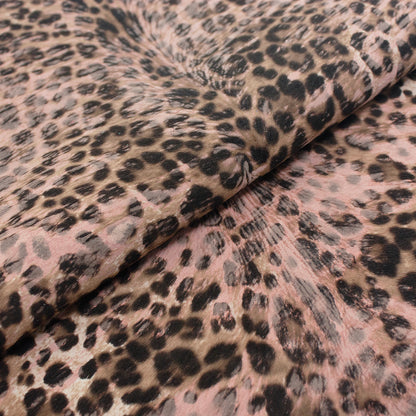 Trozo de piel pelo leopardo degradado rosa