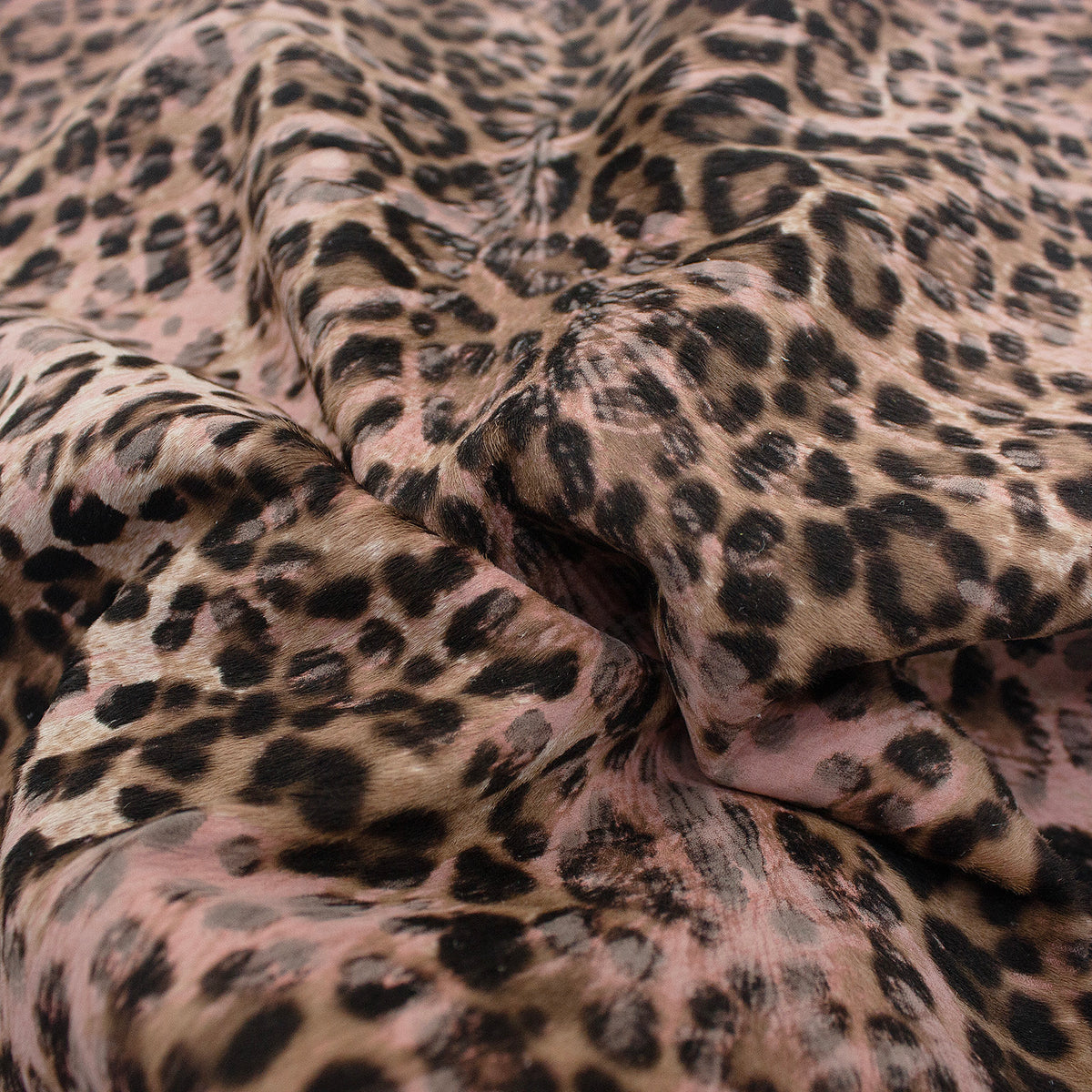 Trozo de piel pelo leopardo degradado rosa