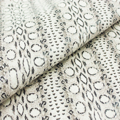 Trozo de piel grabado serpiente beige - negro - La Tendeta del Cuero