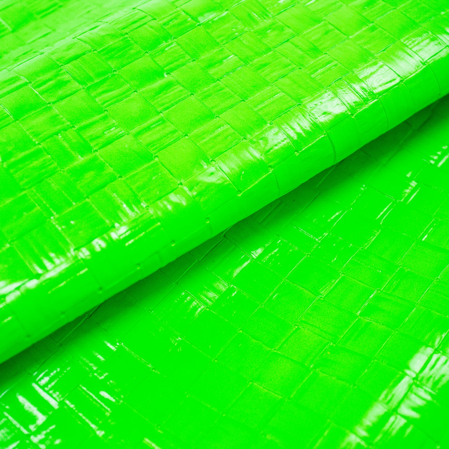 Trozo de piel grabado trenzado mimbre verde fluor