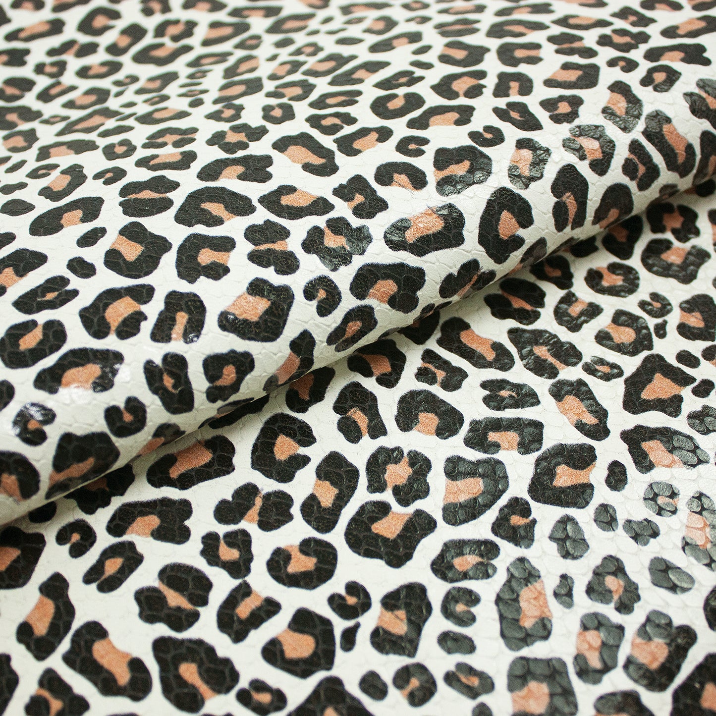 Trozo de piel fantasia serpiente leopardo blanco