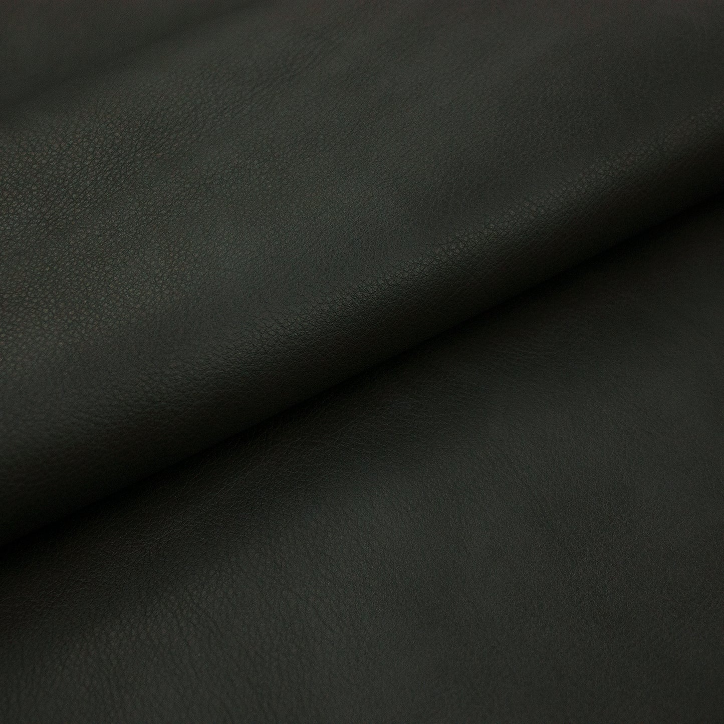 Smoked dark grey pumped cowhide