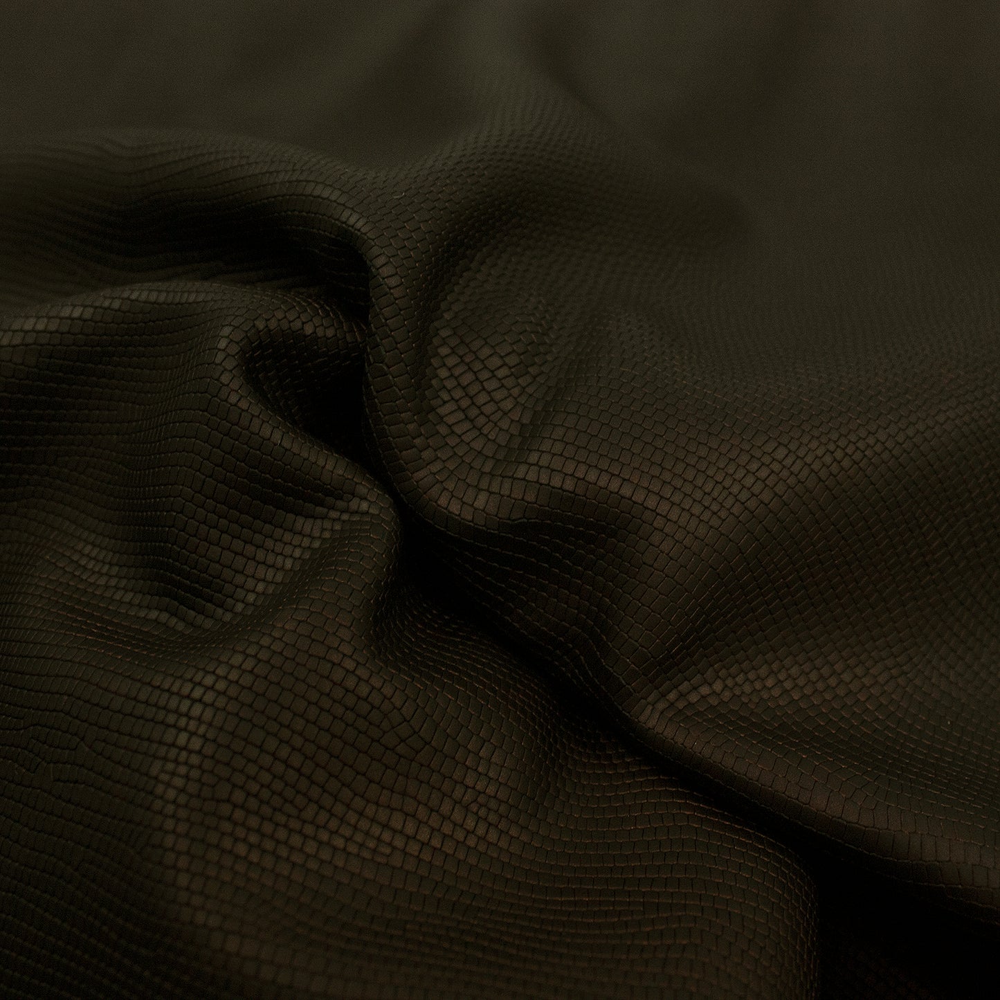 Trozo de piel grabado lagarto cobre autolucido