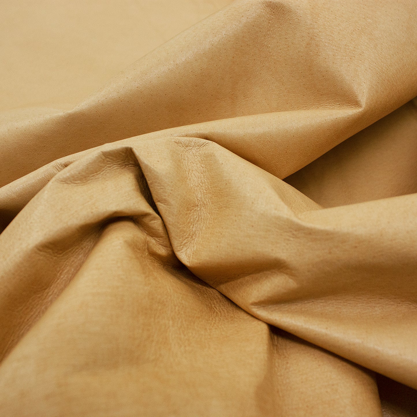 Trozo de piel forro cerdo flor arena