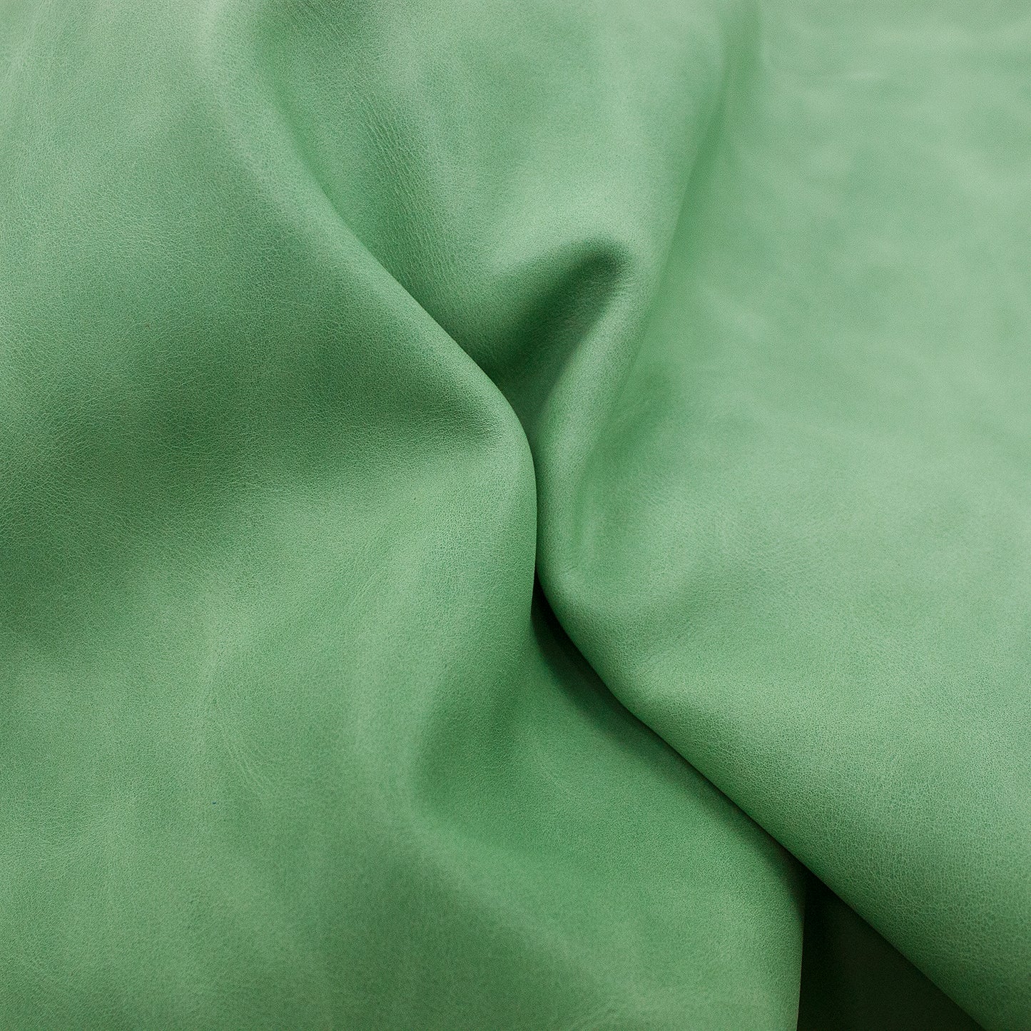 Trozo de piel vacuno rustico aguamarina