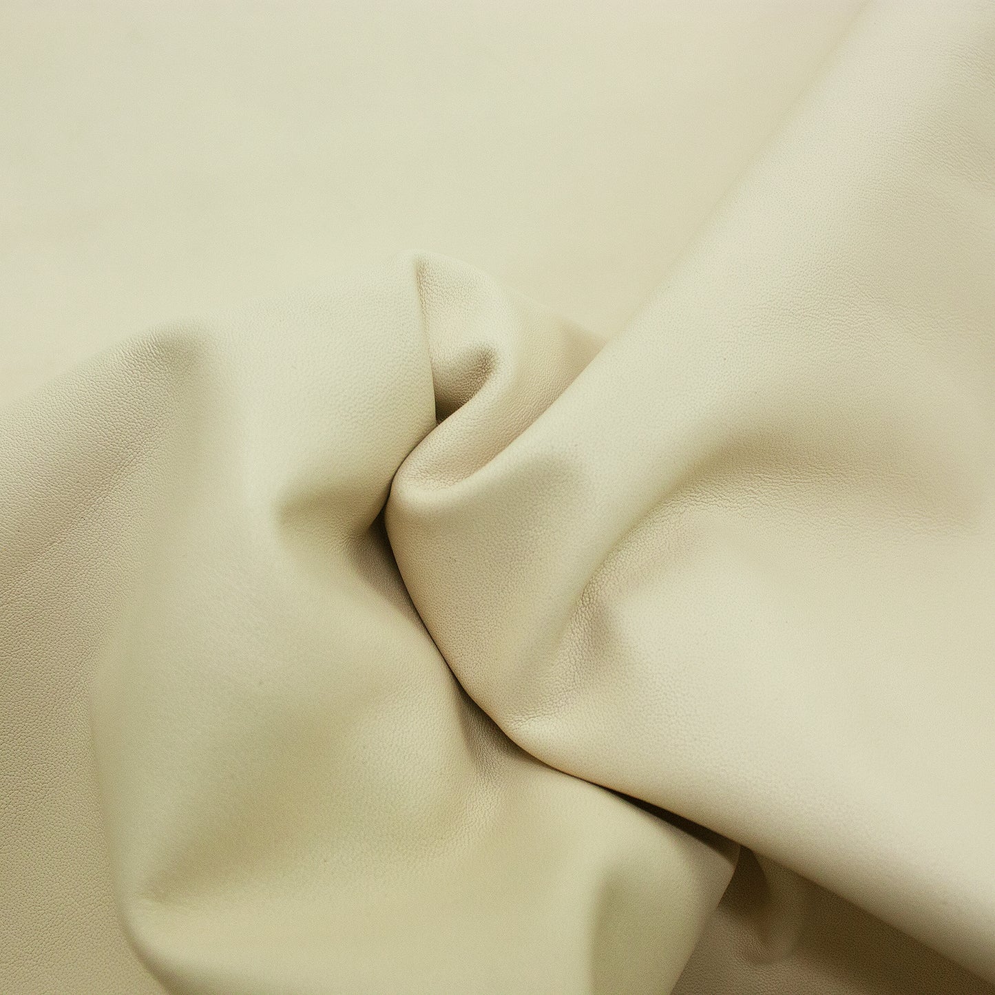 Trozo de piel cordero beige