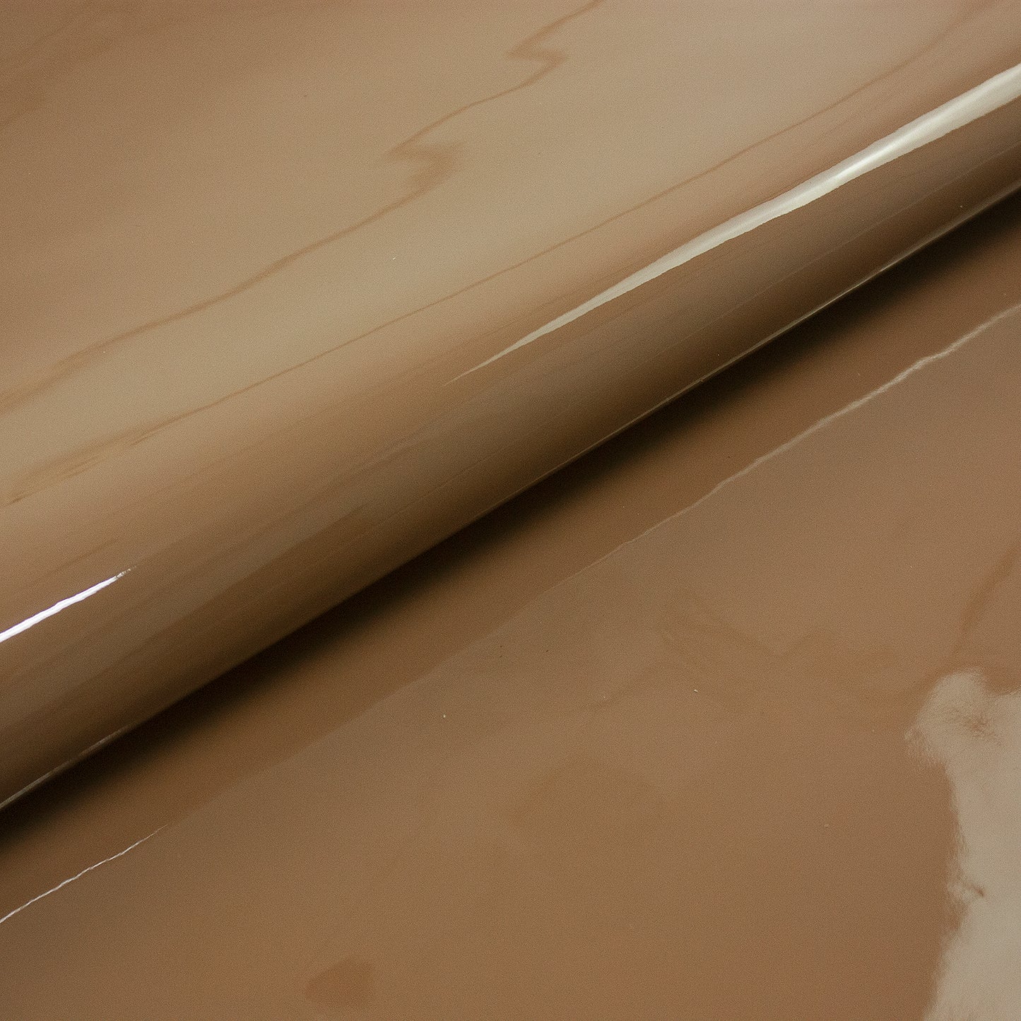 Trozo de piel charol cafe con leche