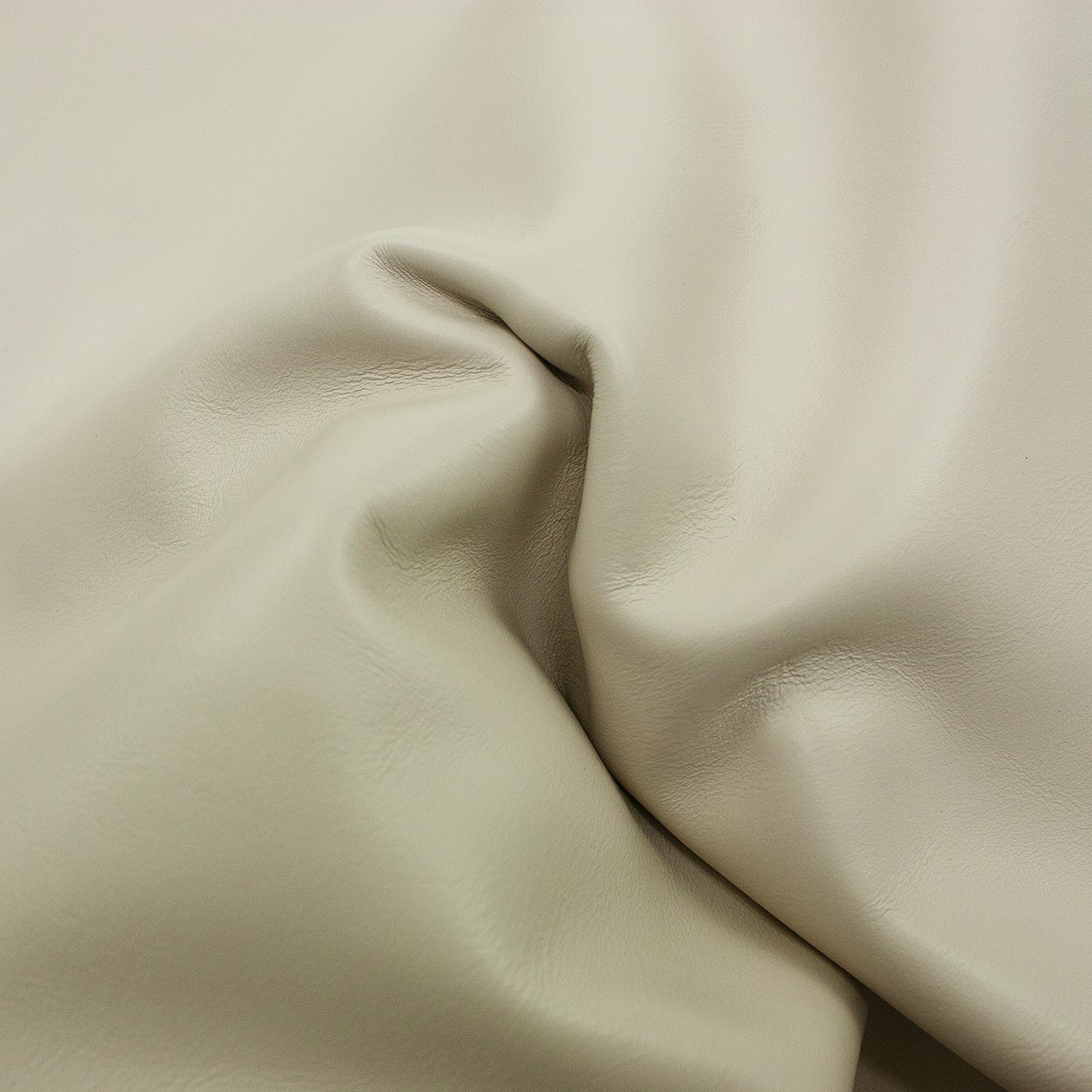 Trozo de piel vacuno rosa nude