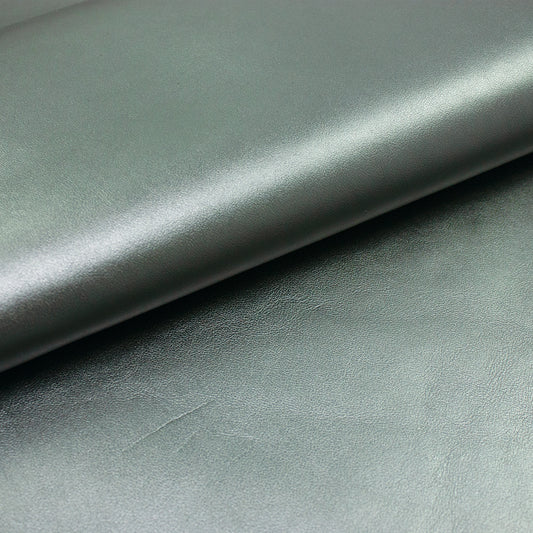 Trozo de piel forro vacuno plata vieja