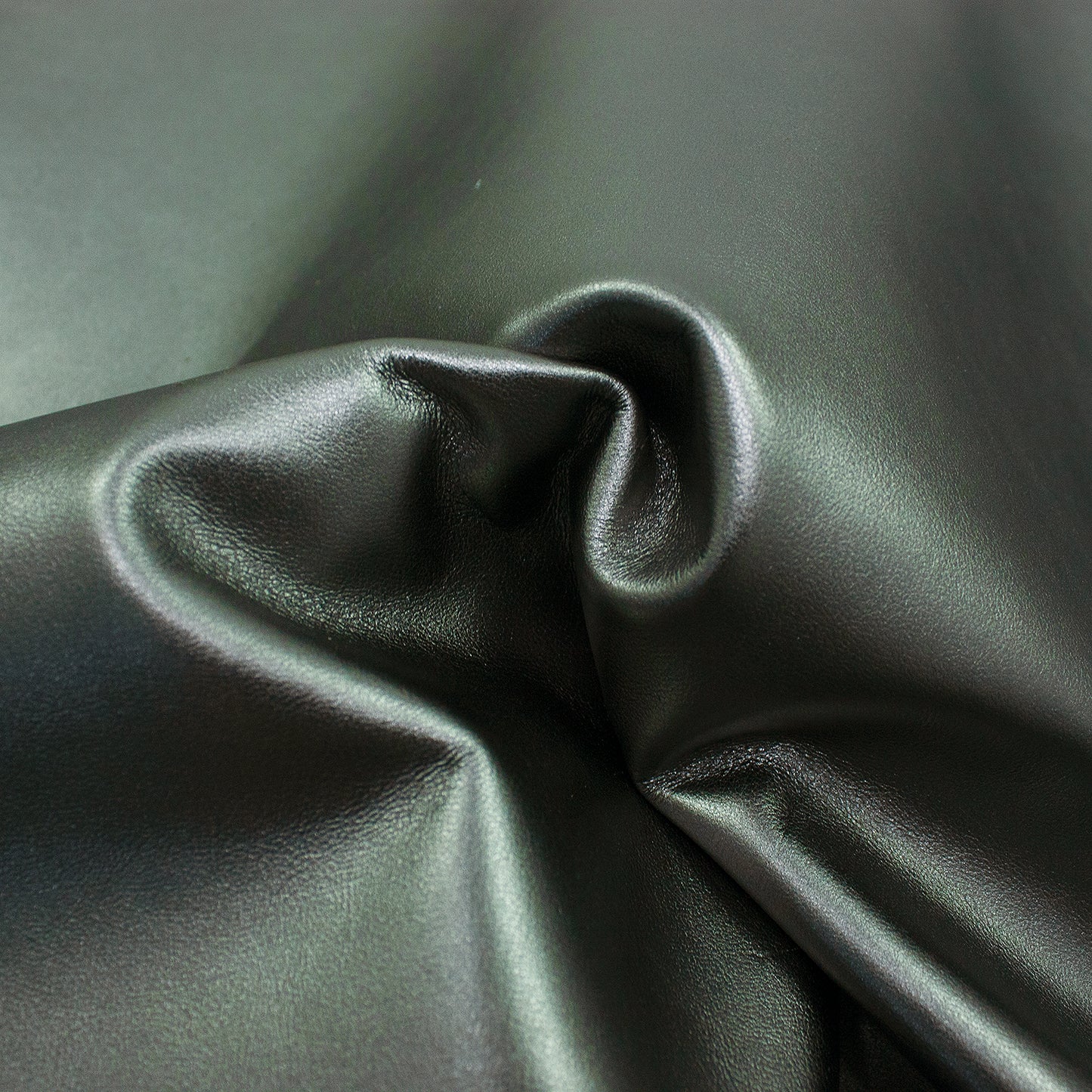 Trozo de piel forro vacuno plata vieja