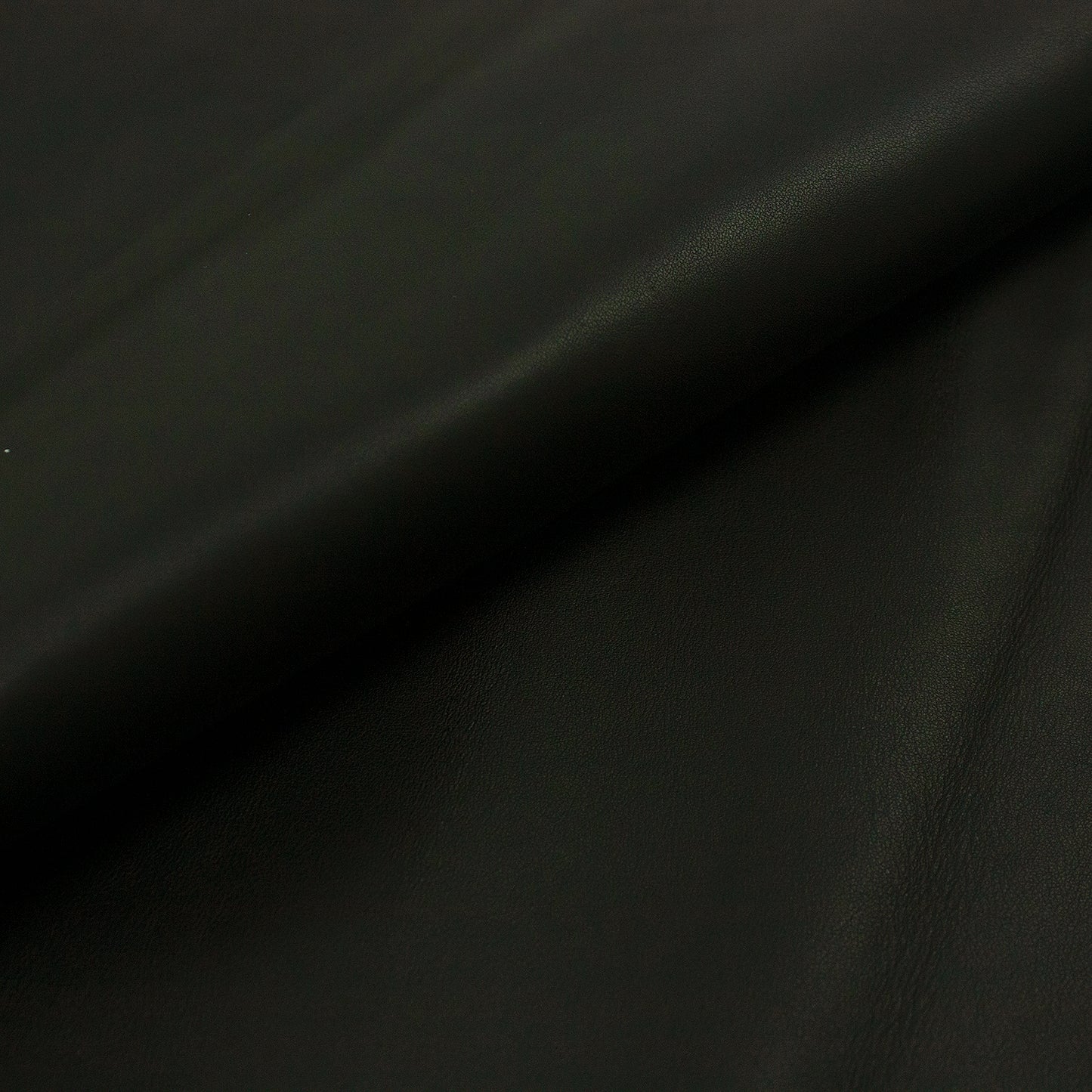 Trozo de piel forro vacuno negro