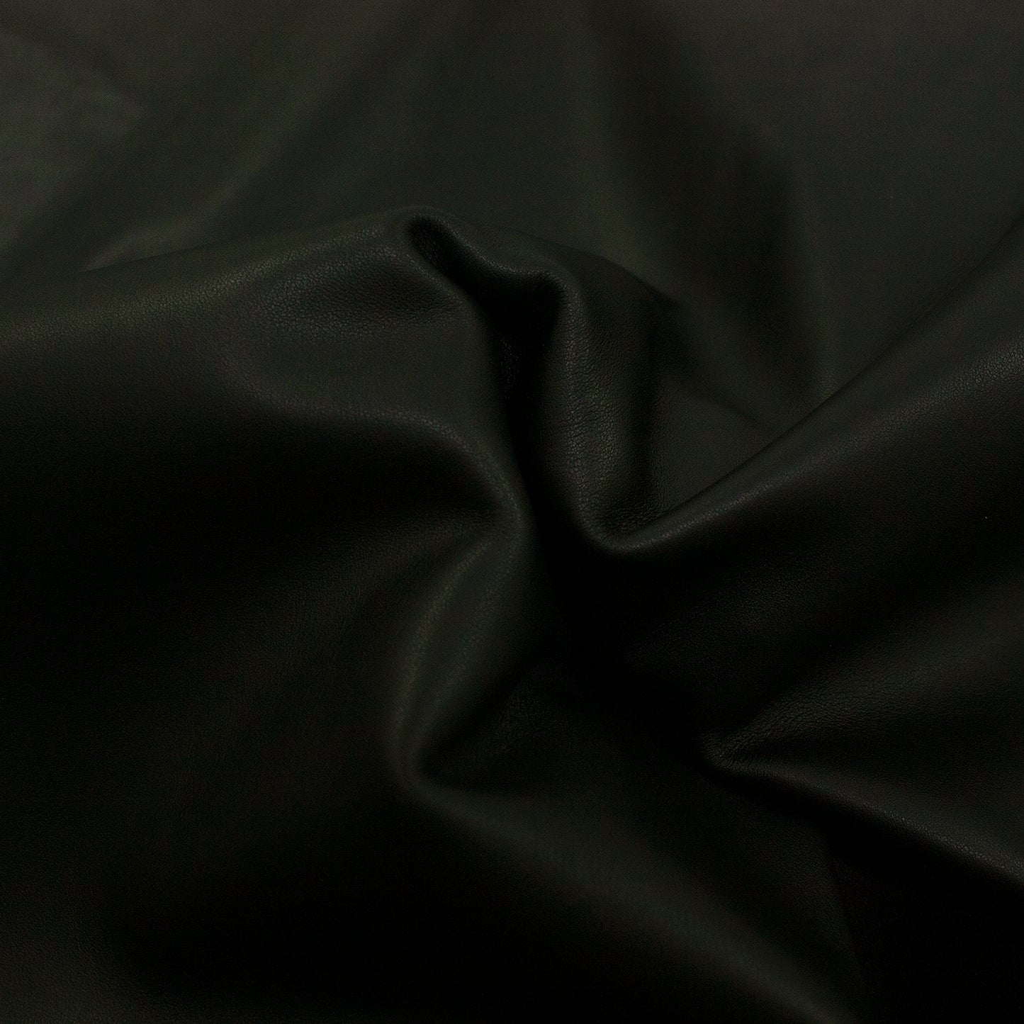 Trozo de piel forro vacuno negro