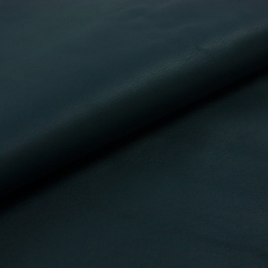 Trozo de piel vacuno bombeado azul marino