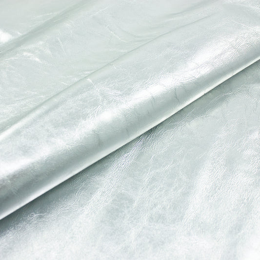 Trozo de piel vacuno rustico laminado plata