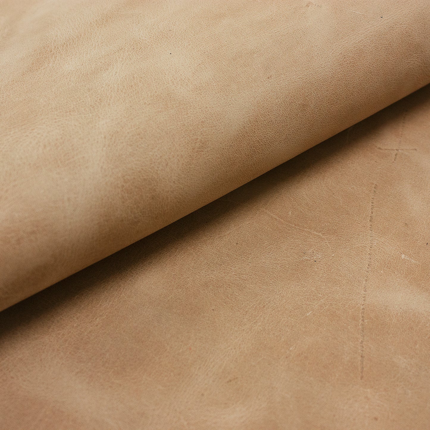 Trozo de piel vacuno rosa palo envejecido