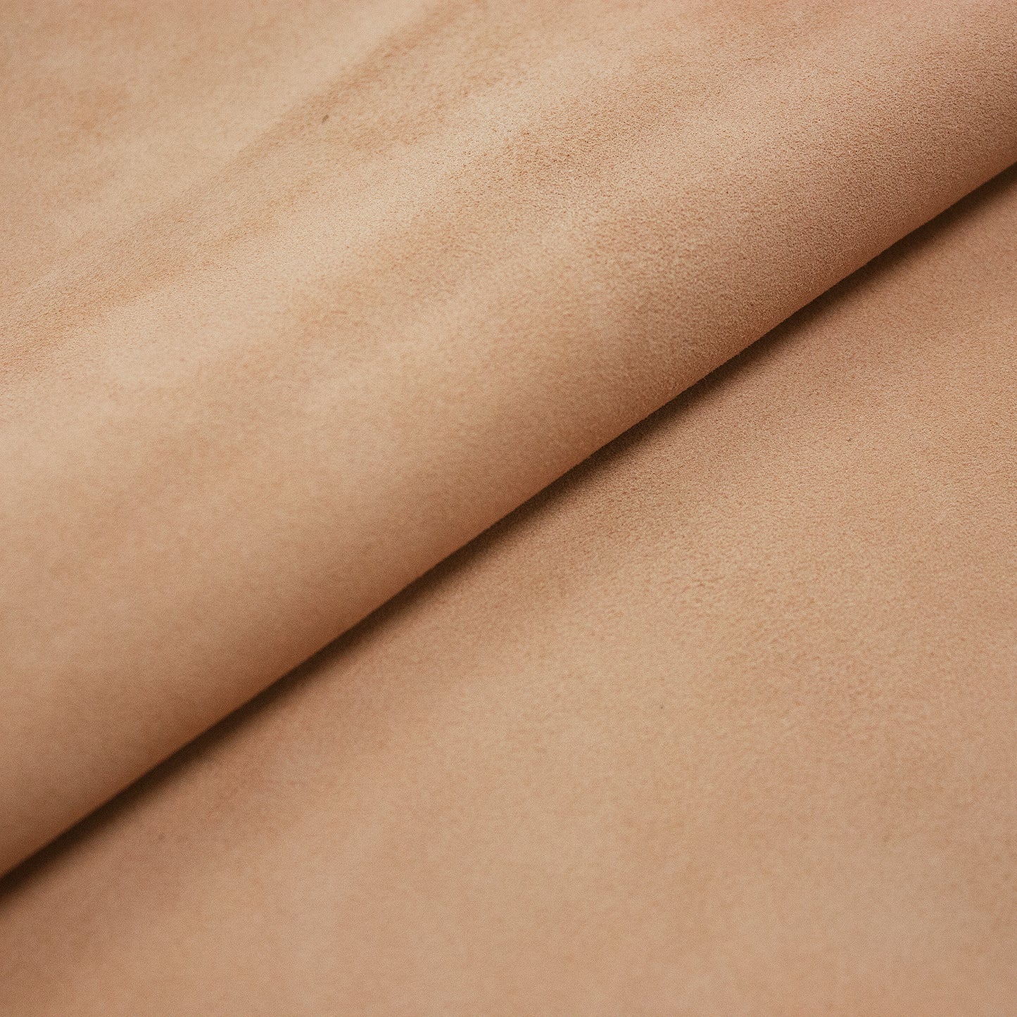 Trozo de piel ante rosa palo