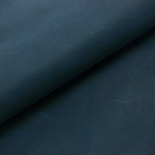 Trozo de piel vacuno autolucido azul marino