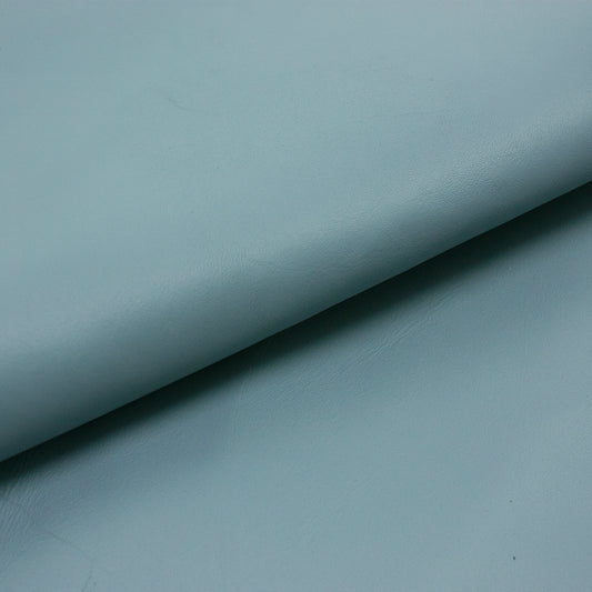 Trozo de piel forro vacuno azul cielo