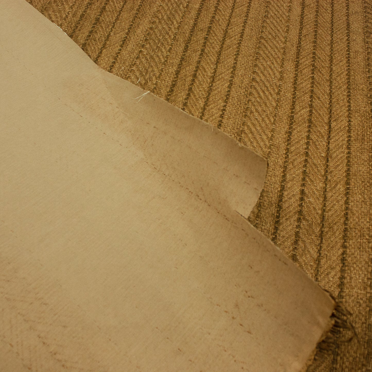 Trozo de tejido trenzados rafia tostada
