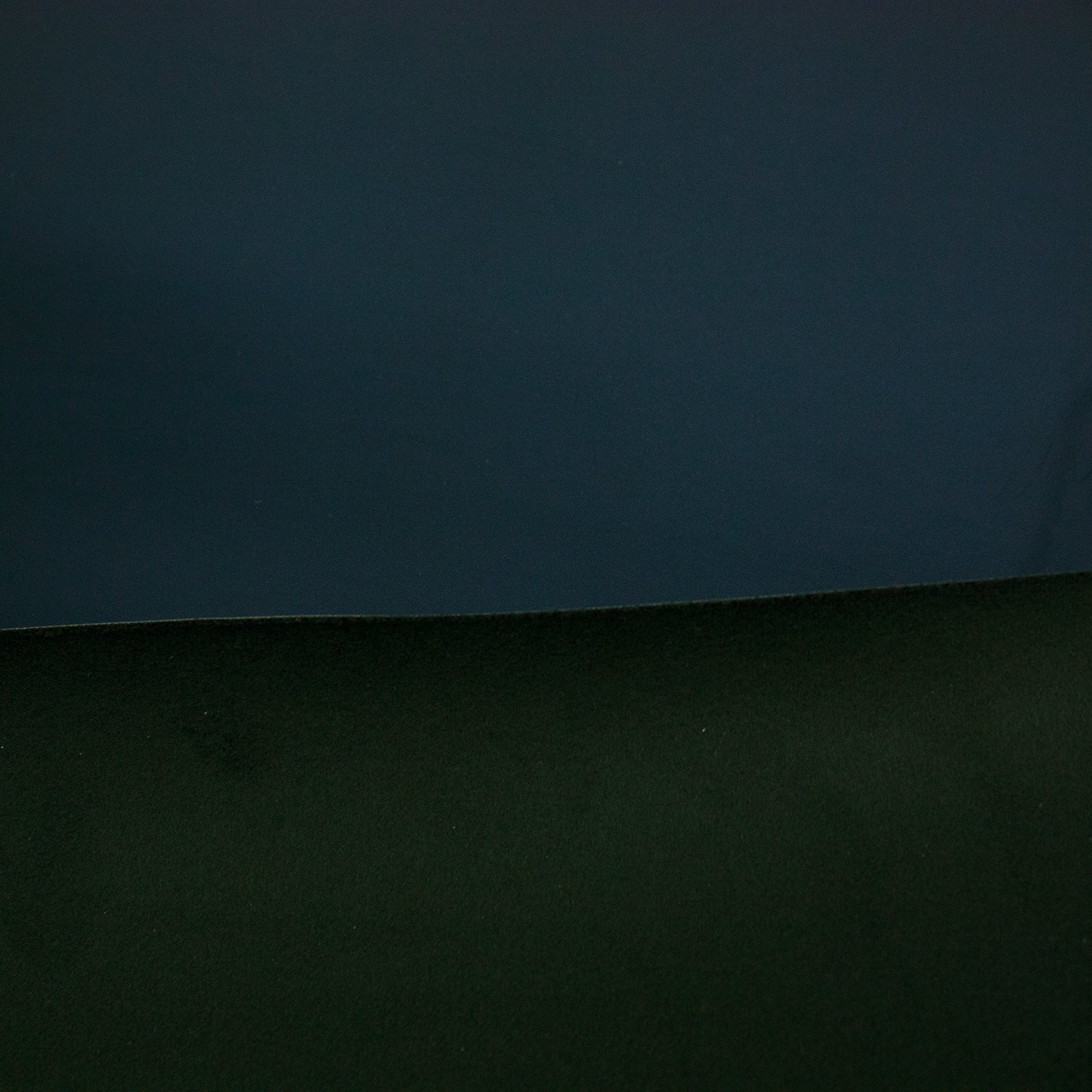 Sintetico laminado espejo azul oscuro