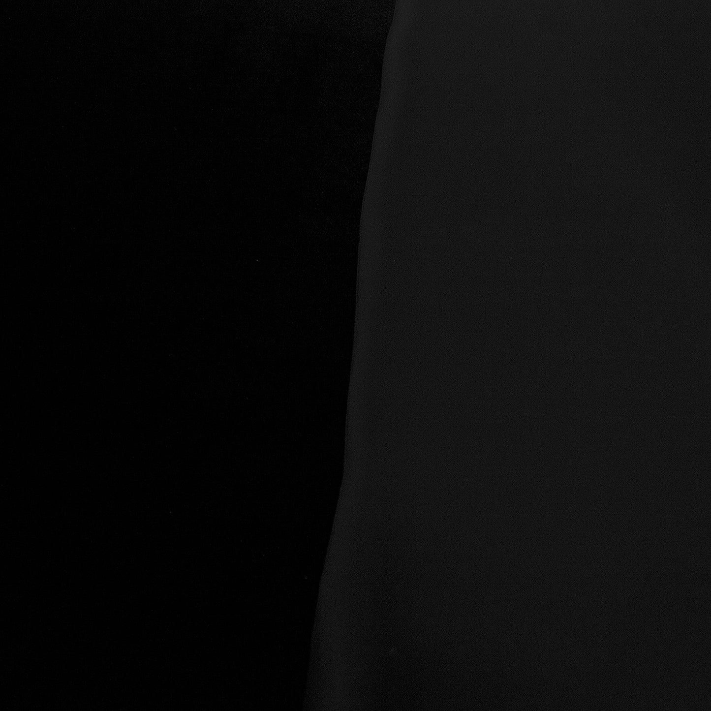 Tejido raso negro - reves felpa negra