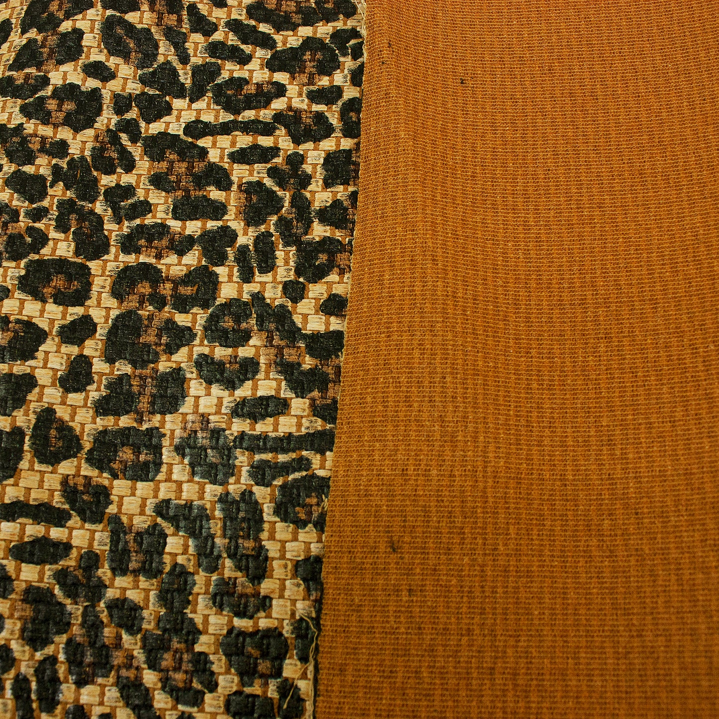 Trozo de tejido rafia leopardo