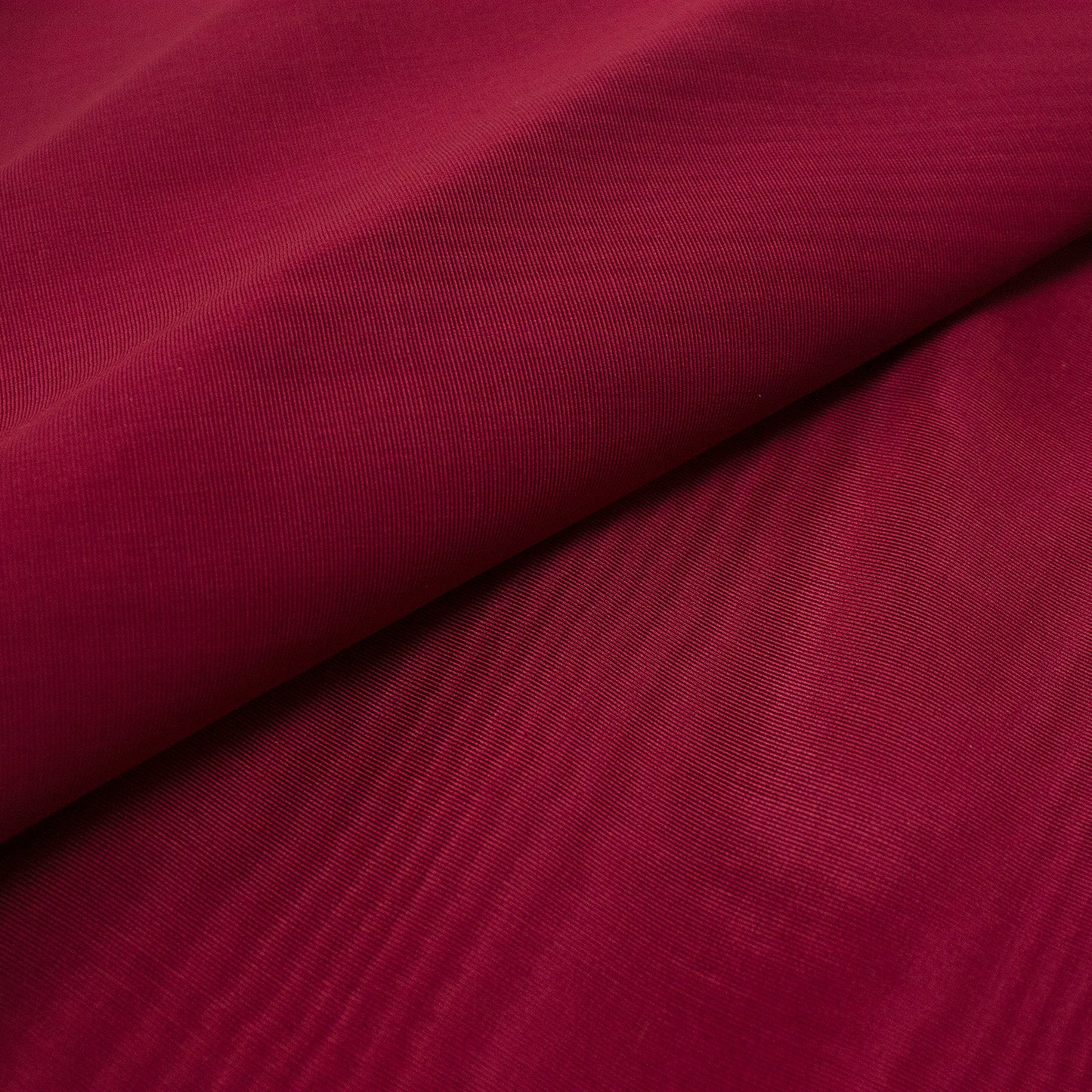 Trozo de tejido raso fucsia imitación madera