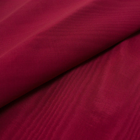 Trozo de tejido raso fucsia imitación madera