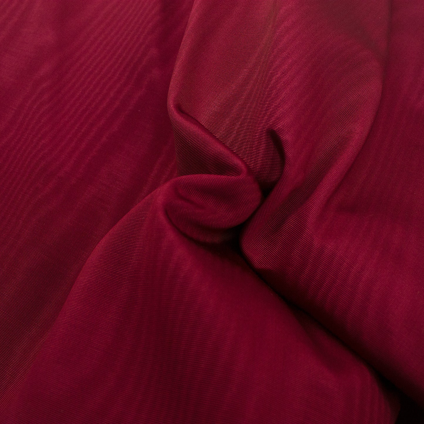 Trozo de tejido raso fucsia imitación madera