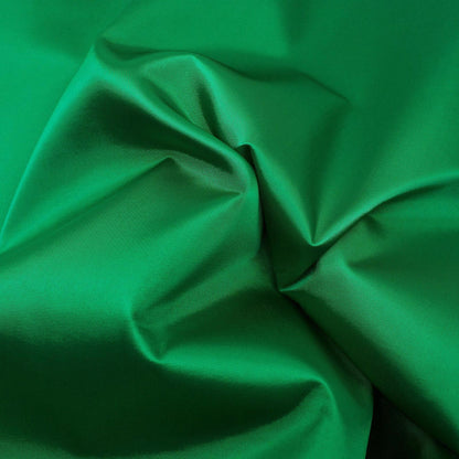 Trozo de tejido raso verde - La Tendeta del Cuero