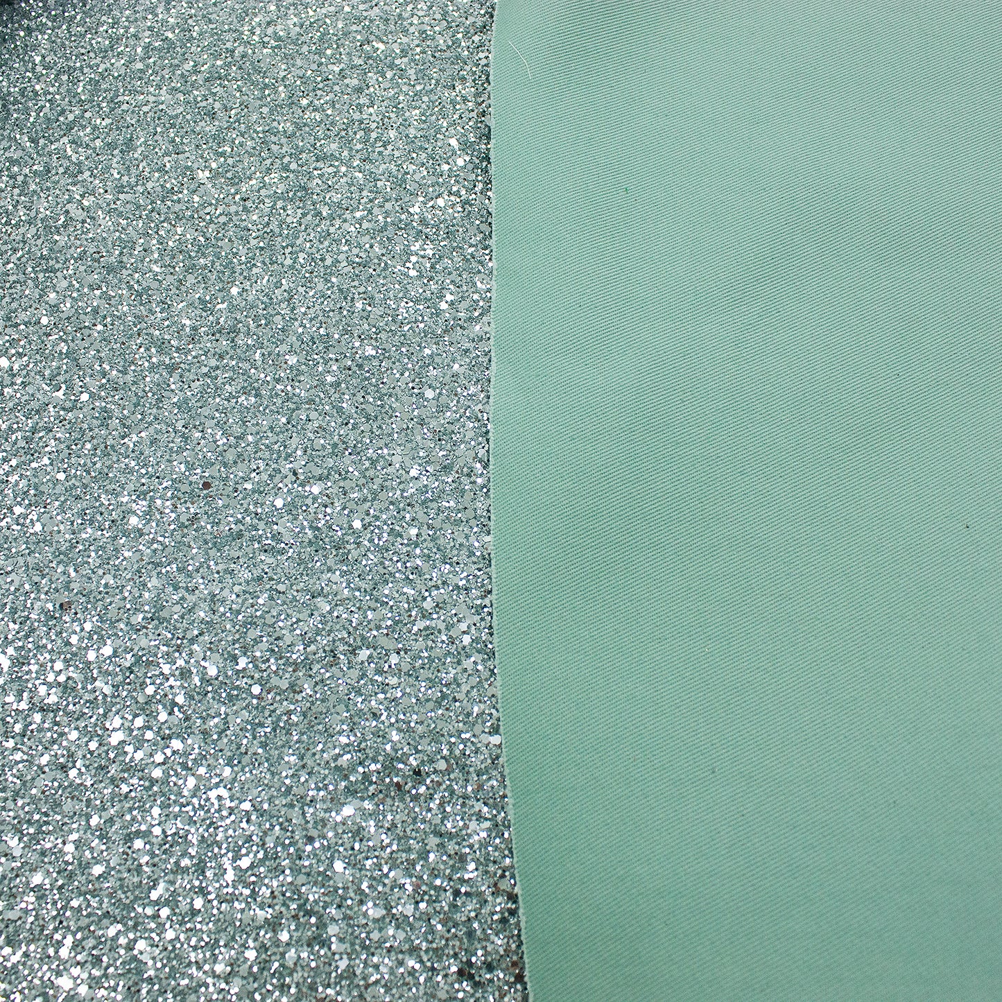 Trozo de tejido purpurina plata