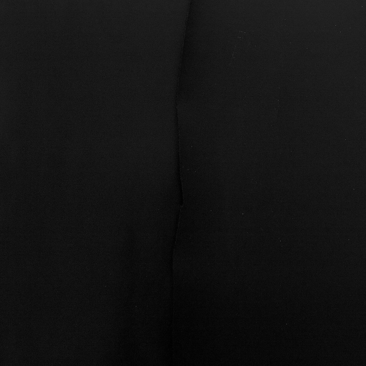 Trozo de tejido raso negro