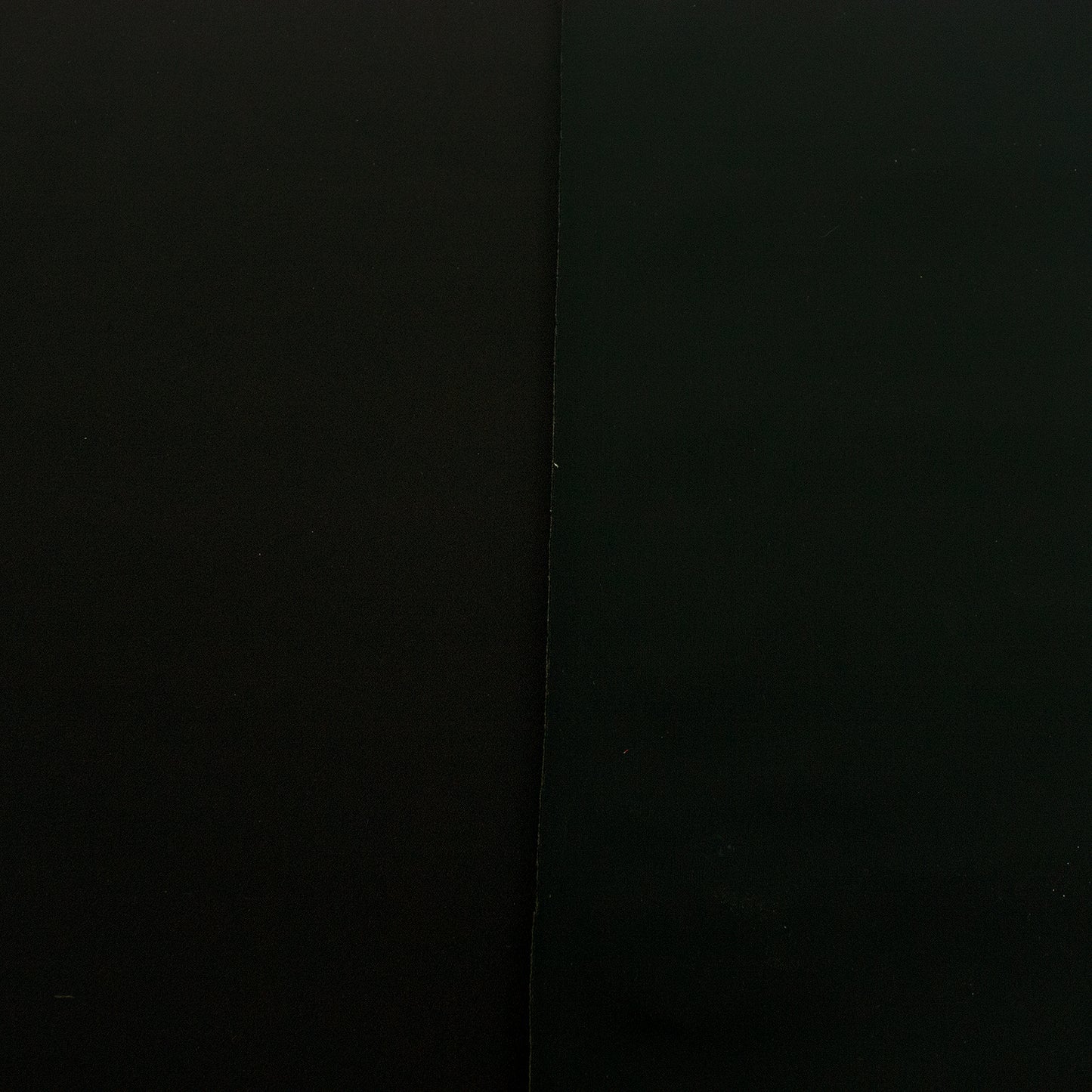 Trozo de tejido licra negra