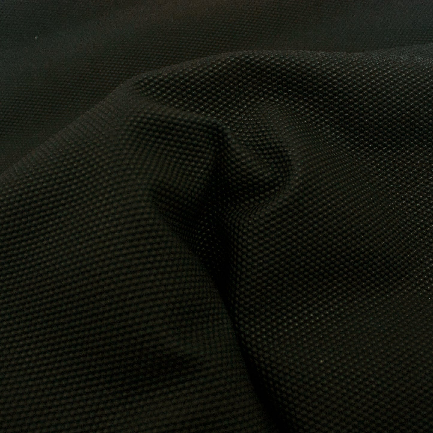 Trozo de tejido granulado redondo negro