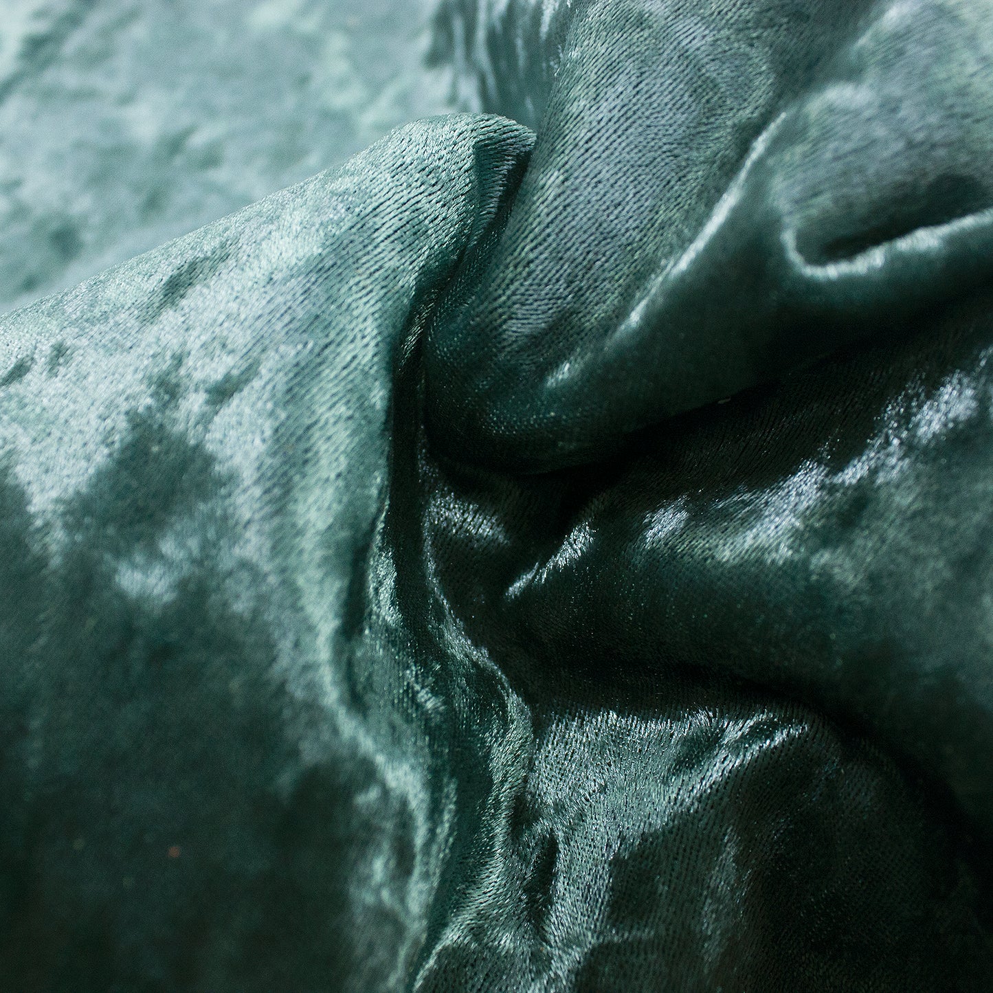 Trozo de tejido terciopelo martele aguamarina