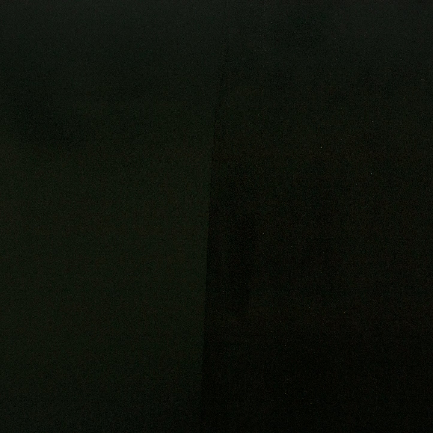 Trozo de tejido licra negra