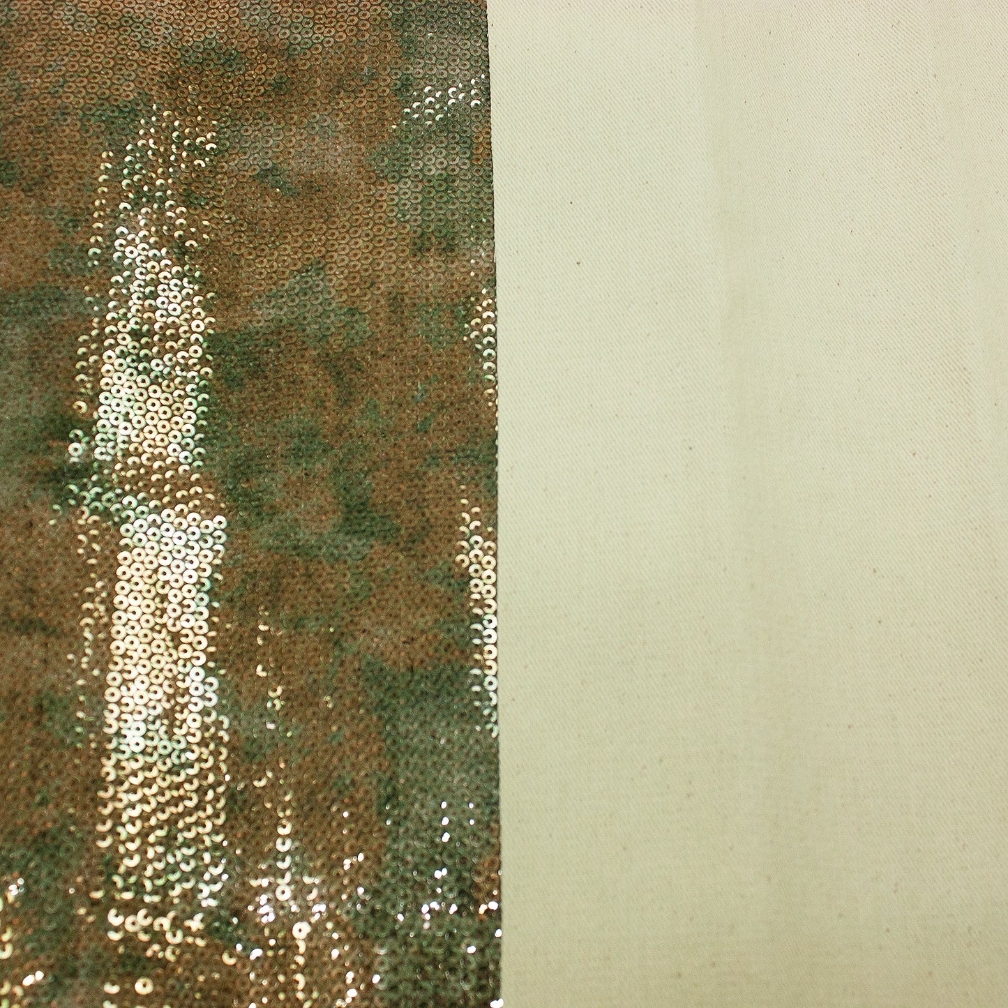 Trozo de tejido lentejuelas camuflaje