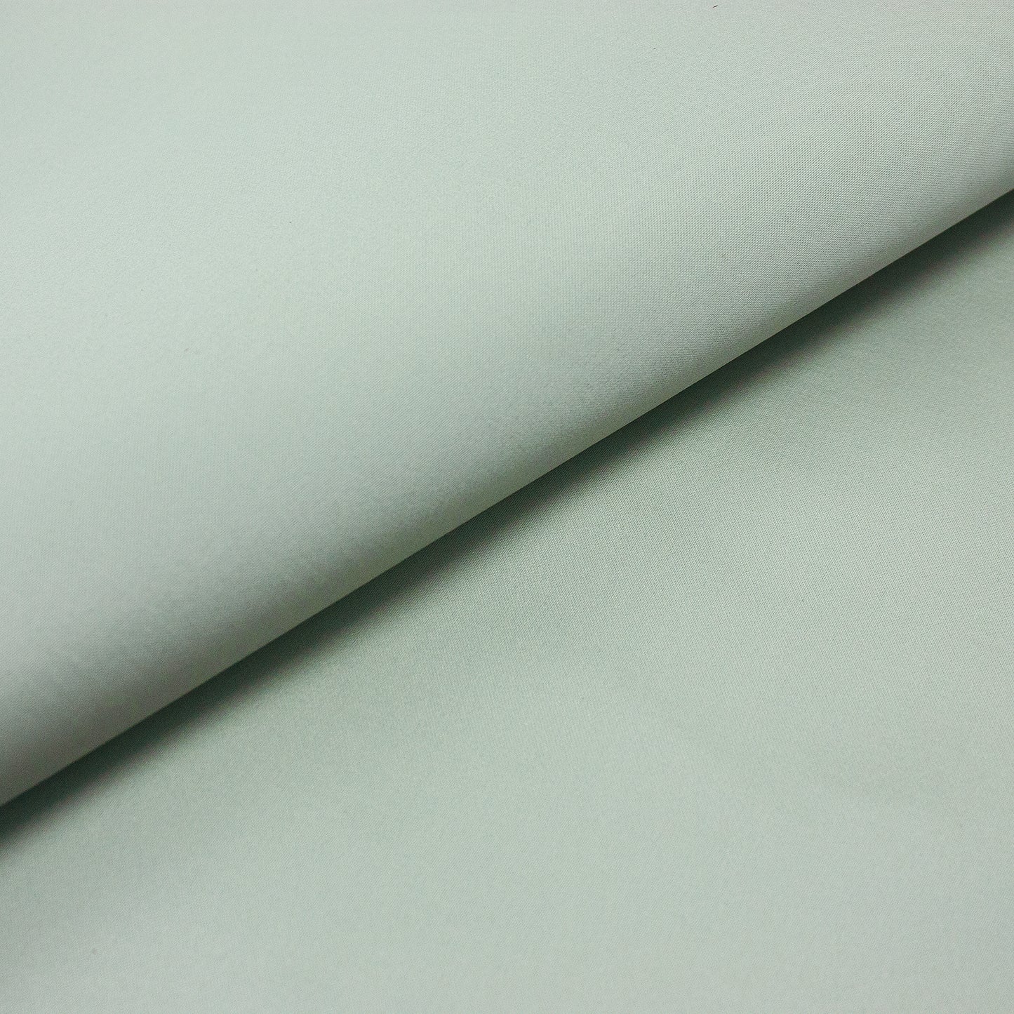 Trozo de tejido raso plata