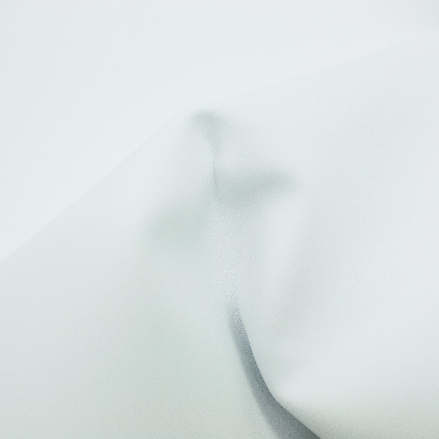 Trozo de sintetico vacuno blanco