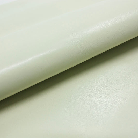 Trozo de piel cabra marfil