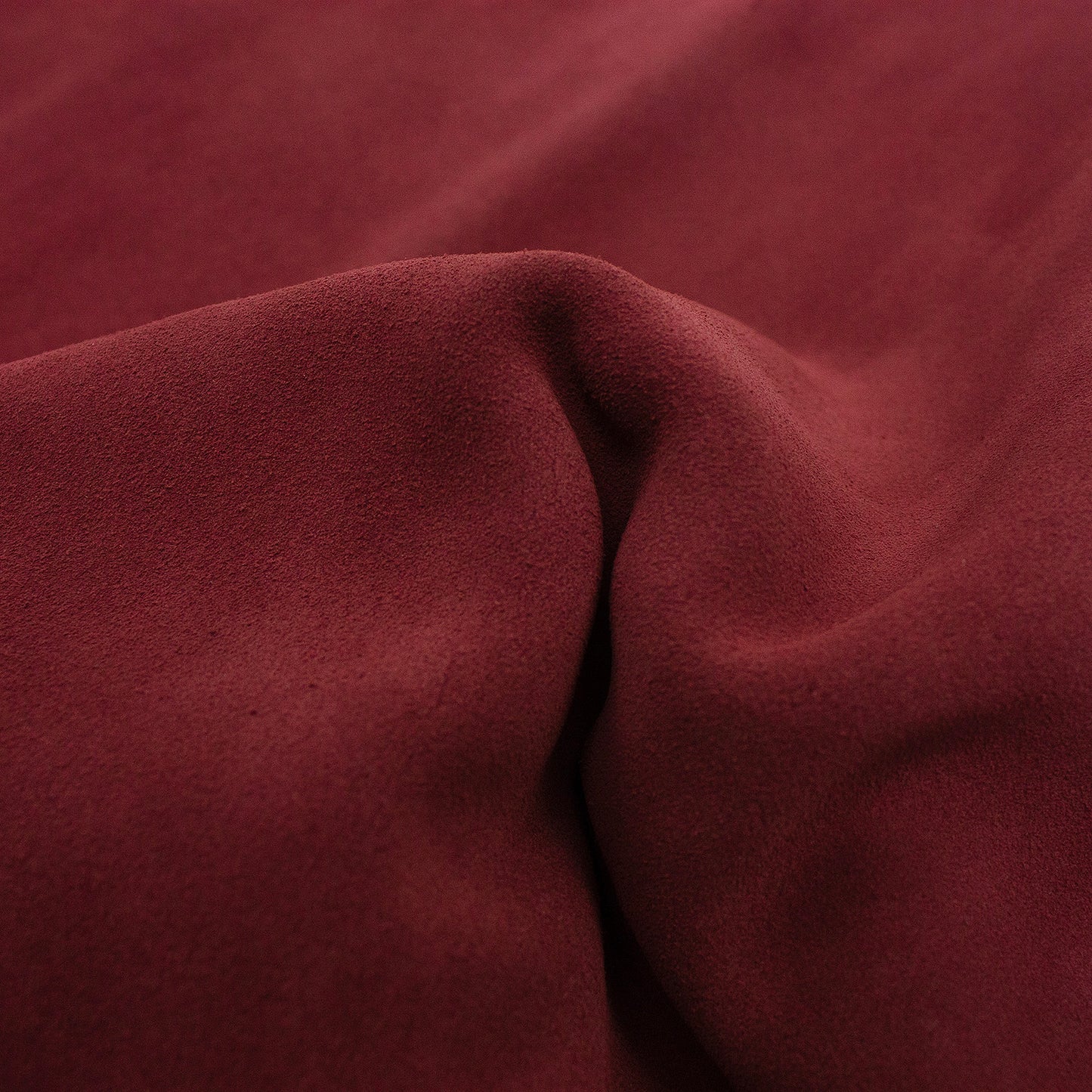 Trozo de piel serraje burdeos