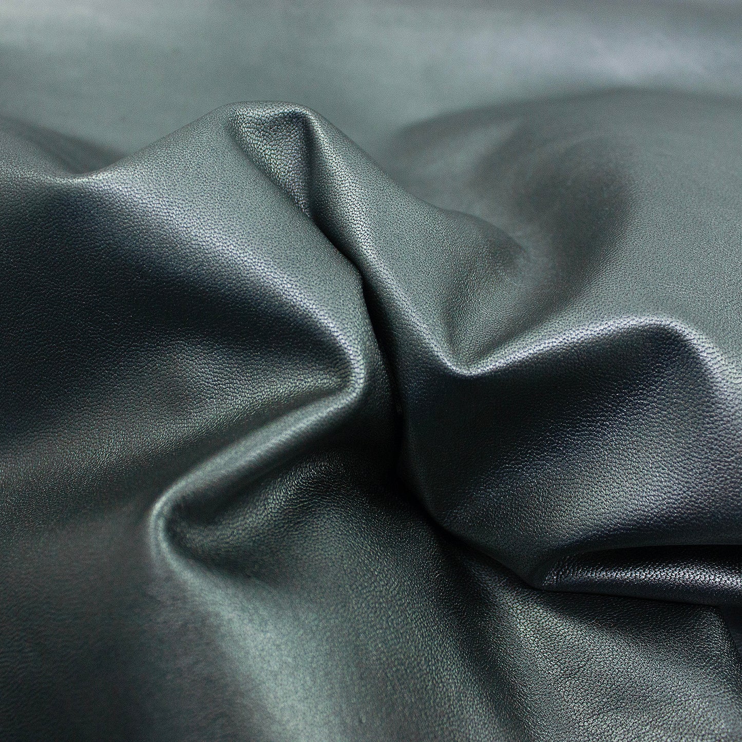 Trozo de piel forro cabra plata vieja