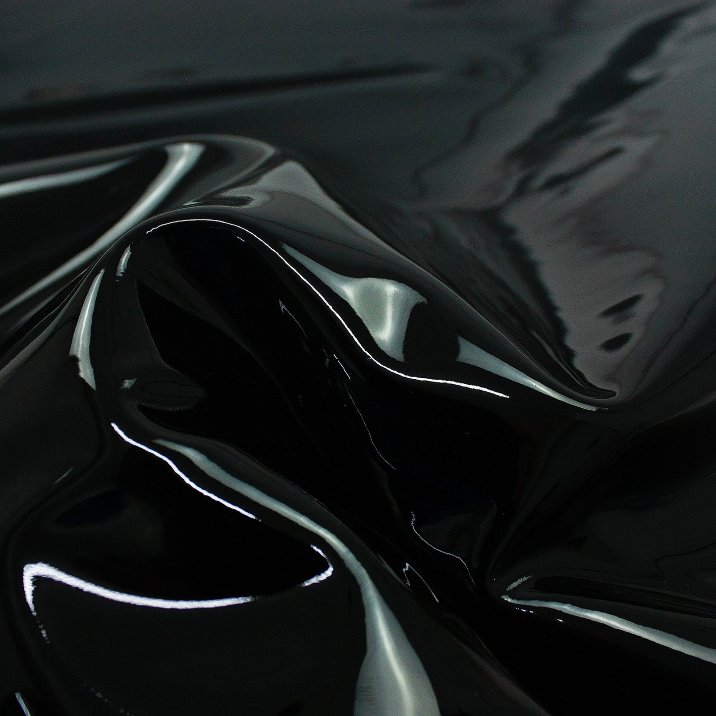 Trozo de piel charol negro