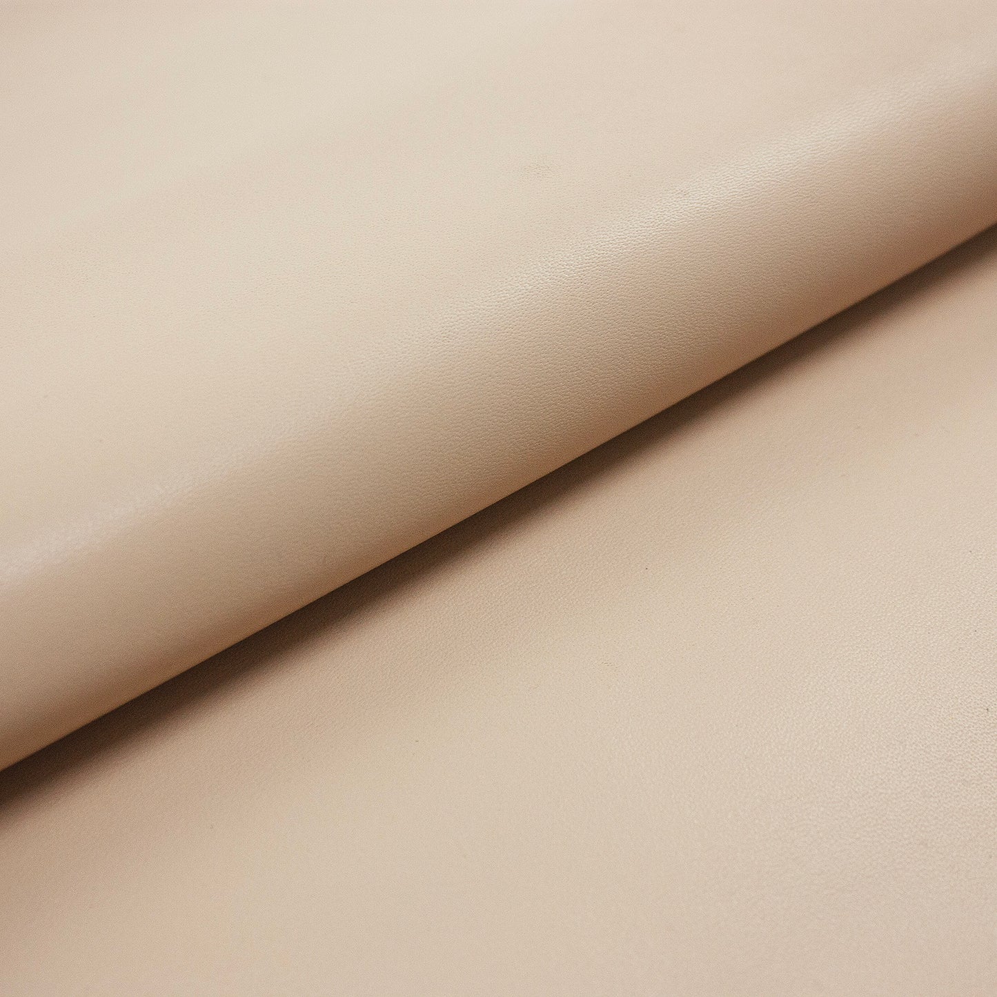 Trozo de piel cabra rosa carne