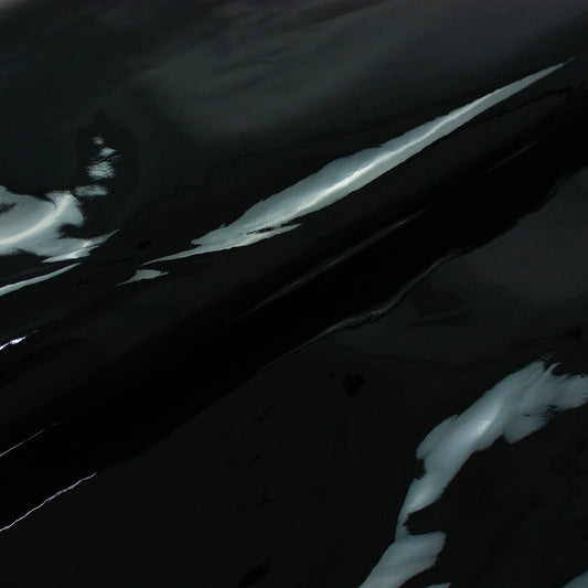 Trozo de piel charol negro