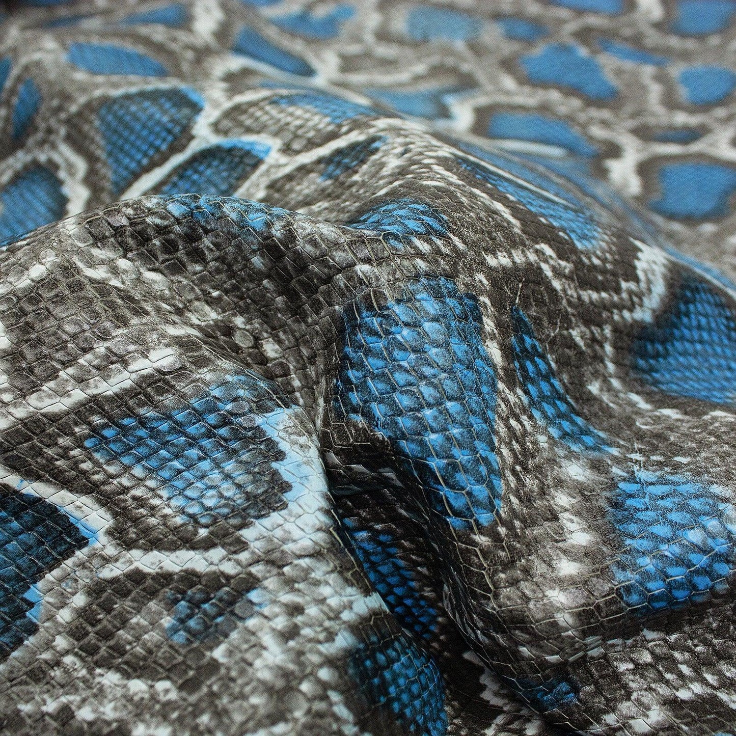 Piel de grabado serpiente gris manchas azules - La Tendeta del Cuero
