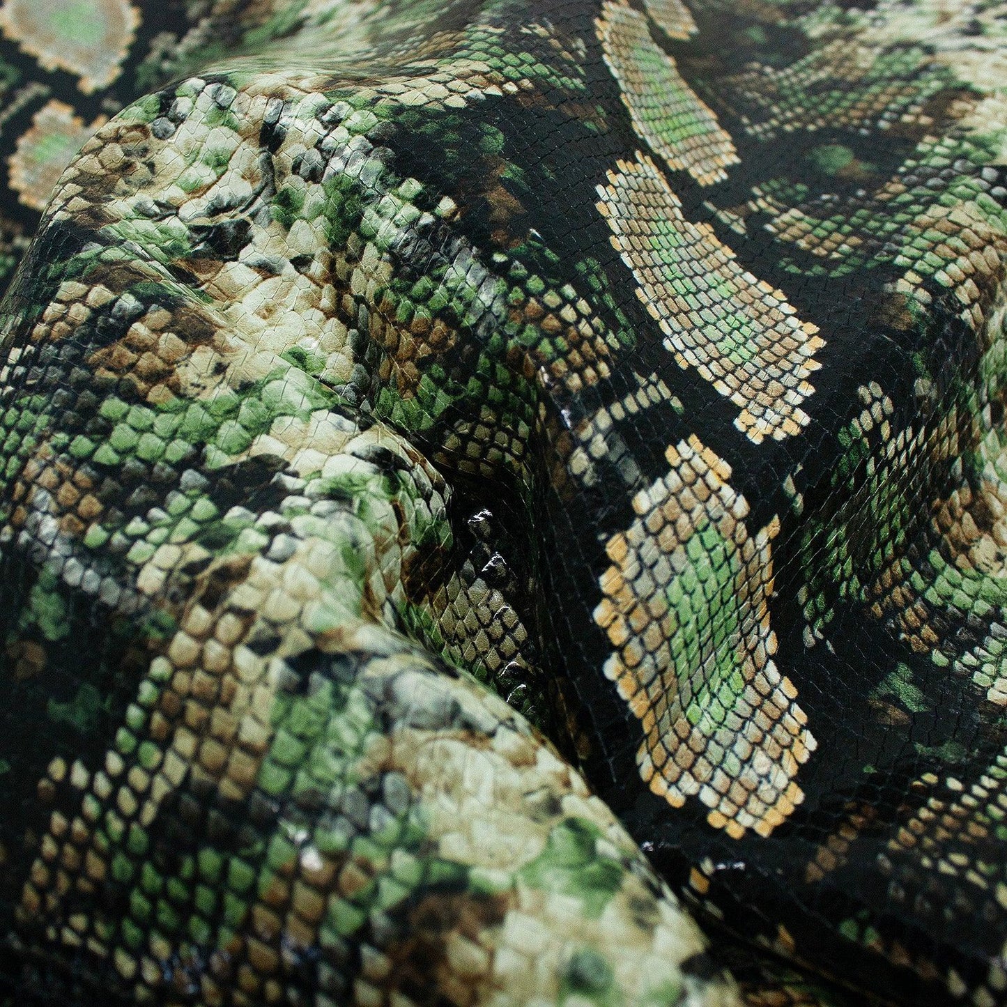 Piel de grabado serpiente piton tonos verdes - La Tendeta del Cuero