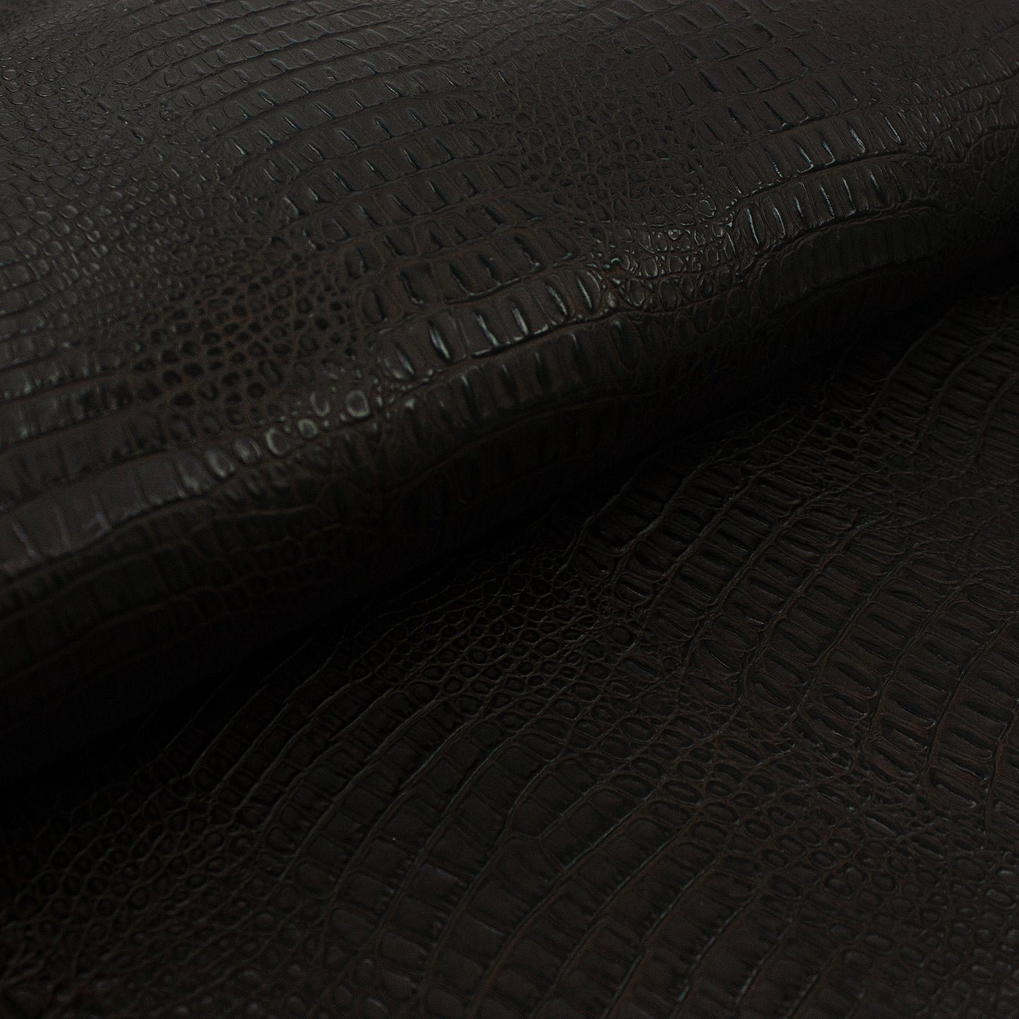 Trozo de piel grabado caiman chocolate