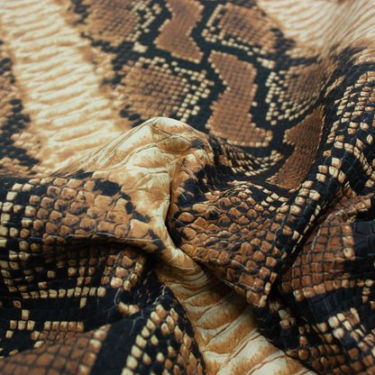 Trozo de piel grabado serpiente tonos marrones - La Tendeta del Cuero