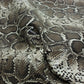 Piel de grabado serpiente tonos grises